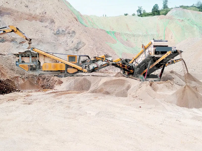 移動(dòng)碎石機(jī)在南寧現(xiàn)場